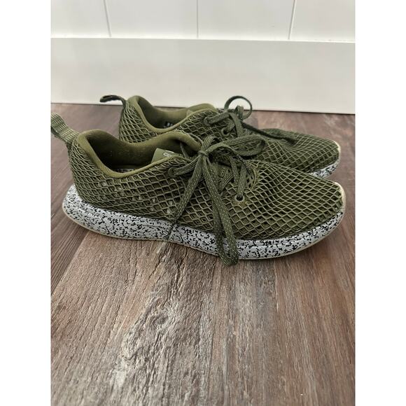 NOBULL Mesh Runner men\'s athletic shoes in a moss green sz 6.5m/8w main image 5